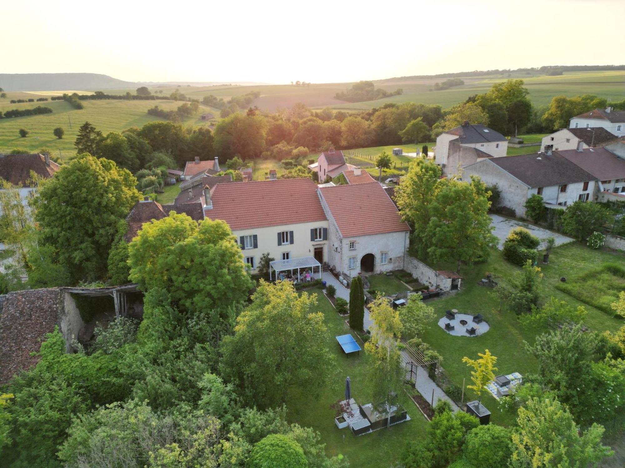 Maison Egalite Melay  Exteriör bild